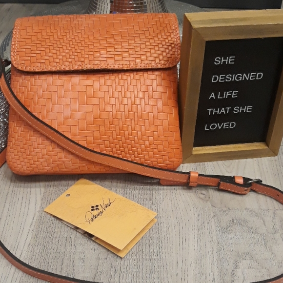 Patricia Nash Burnt Coral Balluri Weave Crossbody Purse NEW Woven Adjustable HOT - Picture 2 of 7